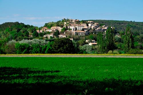 Village de Valaurie